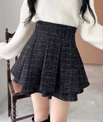 트위드 턱 미니 플레어 스커트 블랙