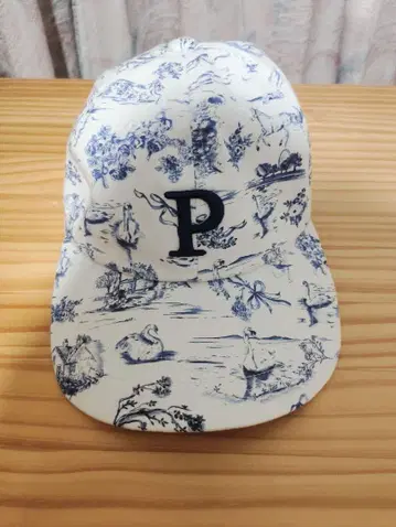 토와루 드 주이 패턴 캡 P 자수