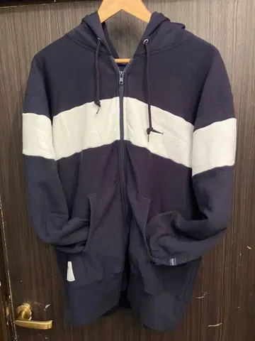 DESCENDANT 후드티 네이비/화이트 사이즈 2