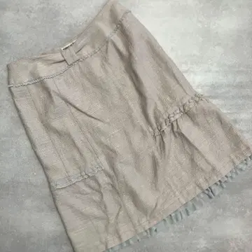 새상품급 뱅테안에트랑 프릴 스커트 M 베이지 리본 귀여운 무릎 기장