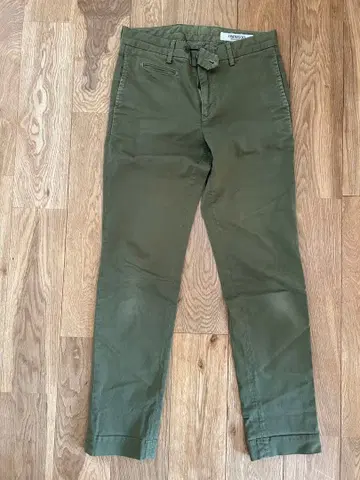 OMNIGOD 올리브 그린 치노 팬츠