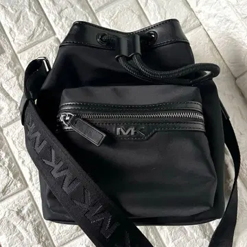 거의 새상품 마이클코어스 숄더백 MICHAEL KORS KHAI