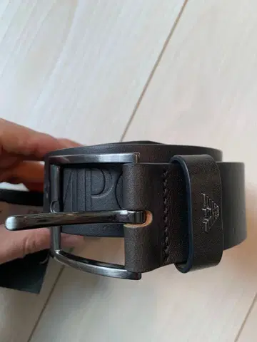 EMPORIO ARMANI 블랙 가죽 벨트