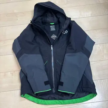 다이와 GORE-TEX 후드 부착 자켓