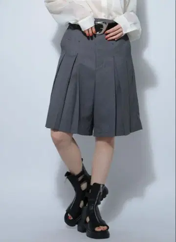 플리츠 하프 팬츠 페이지 보이