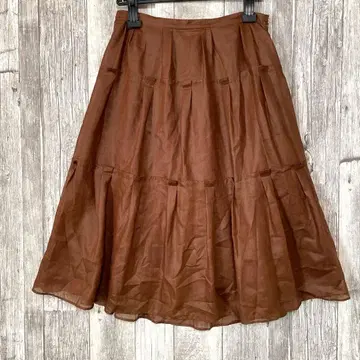 시빌라 [새상품급] L 브라운 플레어 스커트 무릎 기장 sybilla