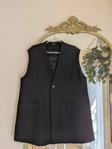 Mila Owen 블랙 베스트 시착만 했습니다.