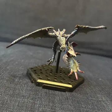 몬스터 헌터 몬헌 스탠다드 모델 이얀가루가 피규어