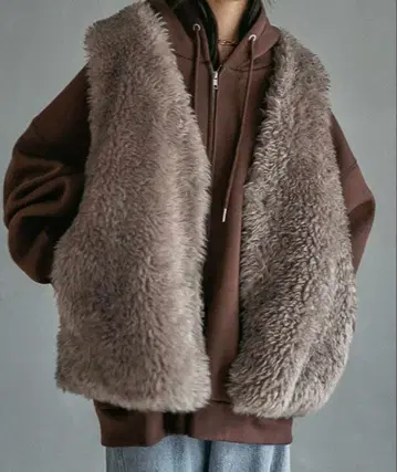 브라운 퍼 베스트 슬리브리스