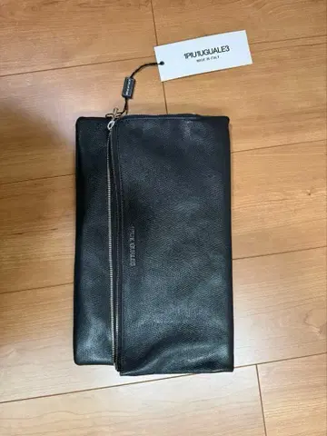 1PIU1UGUALE3 블랙 가죽 클러치백 미사용 새상품