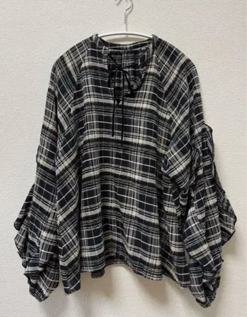 CLOCHE 크로셰 체크 무늬 벌룬 슬리브 긴팔 셔츠