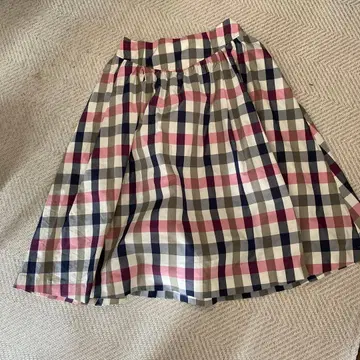 체크 무늬 플레어 스커트 36/S
