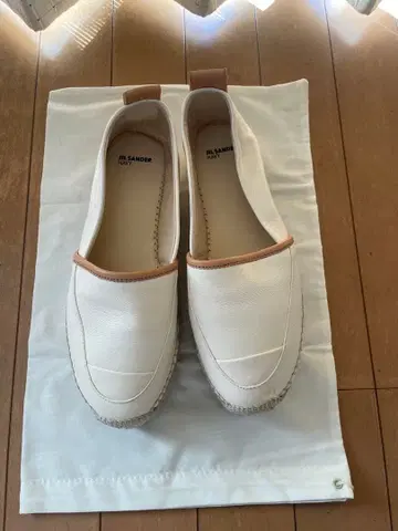 질 샌더 네이비 화이트 슬립온