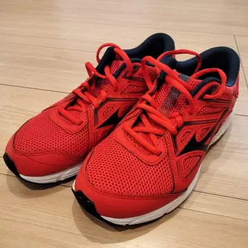 Mizuno 빨간색 스니커즈