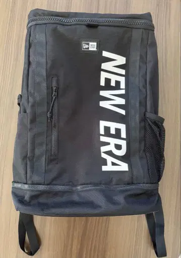 NEW ERA 블랙 백팩