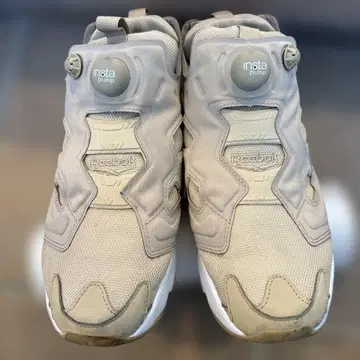 리복 인스타 펌프 베이지 스니커즈