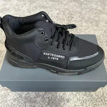 SAKTEOABRD c.1975 블랙 스니커즈