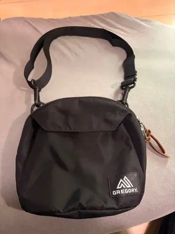 GREGORY 블랙 숄더백