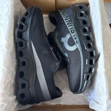 미사용 새상품 On Cloudmonster 2 스니커즈 US 8.5
