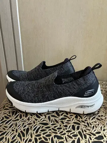 새상품급 가격 인하 가능 SKECHERS 23cm 슬립온 블랙/그레이