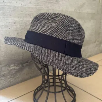 BARENA 울 체크 햇 그레이와 블랙