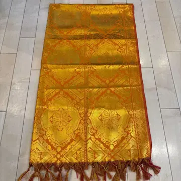 인도 의상 (오렌지와 골드 원단)