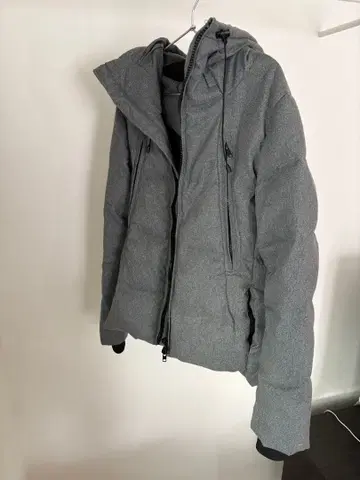 BARK MANHATTAN 그레이 다운 자켓