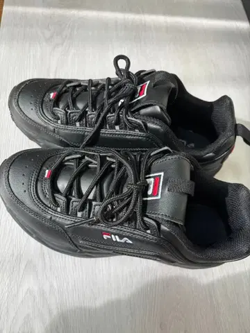 FILA 블랙 스니커즈