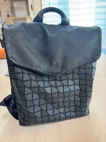 chi.wata 치와타 기하학 패턴 블랙 백팩