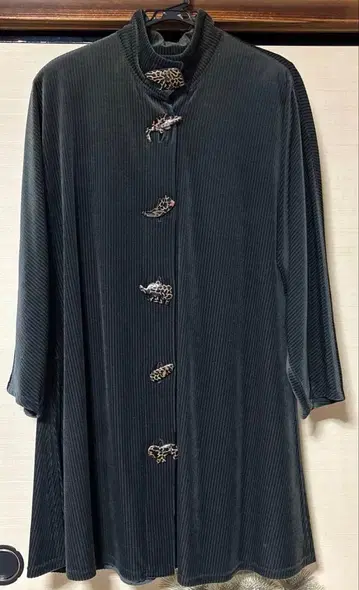 이타리야 벨로아 스웨이드 여성용 아우터 애니멀 무늬 버튼 9호