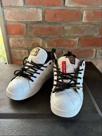 DC 퀼팅 스니커즈 화이트