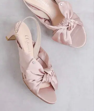 미사용 새상품 artemis by Diana 빅 리본 스트랩 샌들