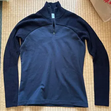 데상트 골프 웨어 S 사이즈