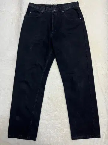 랭글러 RELAXED FIT 블랙 데님 멕시코제