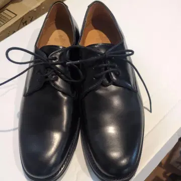 Berwick 레이스업 슈즈 미사용품