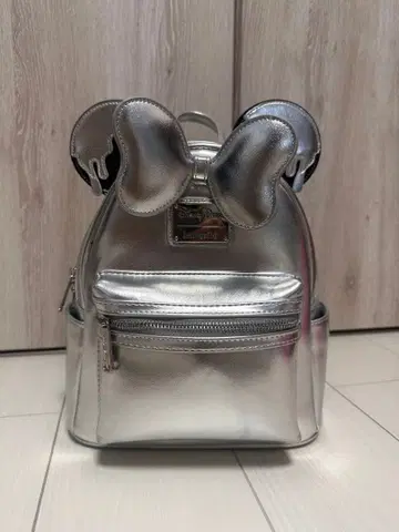 Disney 100주년 기념 실버 백팩