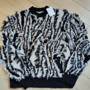 프린지 니트 패턴 토르소 antiqua