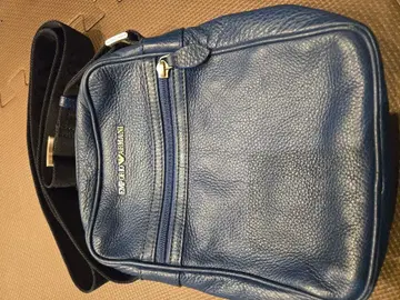 네이비 가죽 숄더백