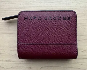 MARC JACOBS 이단 접이식 지갑