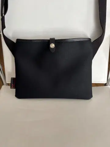 [컨디션 최상] 빌링엄 사코슈 플랫 숄더백 블랙