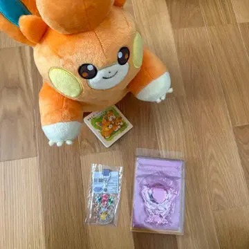 등신대 포징 파모 파모 에브이 거울 피카츄 키링