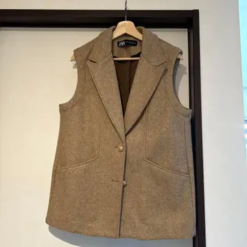 ZARA 베이지 베스트