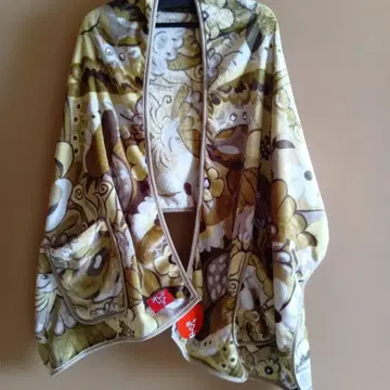 알베로베로 꽃무늬 플리스 스톨 베이지 계열