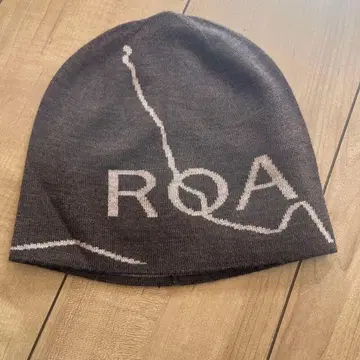 ROA 브라운 니트 모자