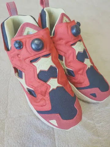 [컨디션 최상] Reebok x 스트리트 파이터 펌프 퓨리 28cm