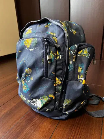 THE NORTH FACE 꽃무늬 백팩