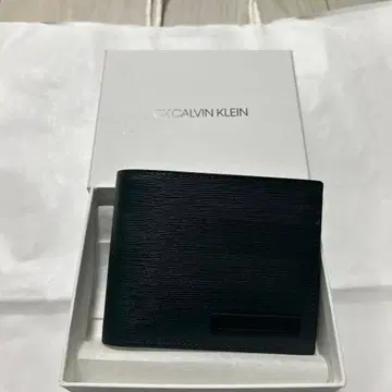 Calvin Klein 다크 그린 이단 접이식 지갑