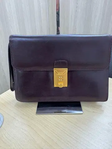 BALLY 다크 브라운 클러치백