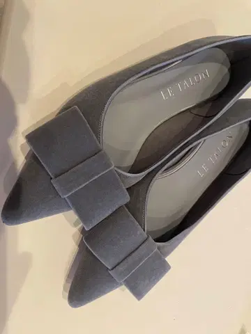 LE TALON 그레이 스틸레토 플랫슈즈