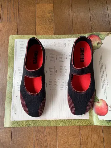 CAMPPER 플랫슈즈 블랙/빨간색
